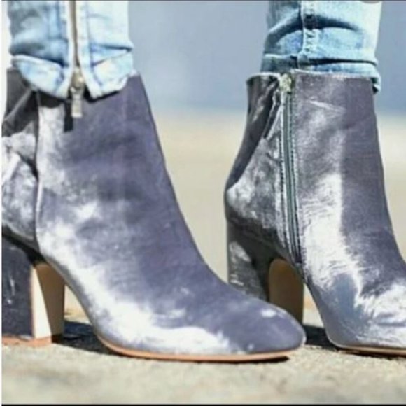 Zara Shoes - Zara Velvet Booties